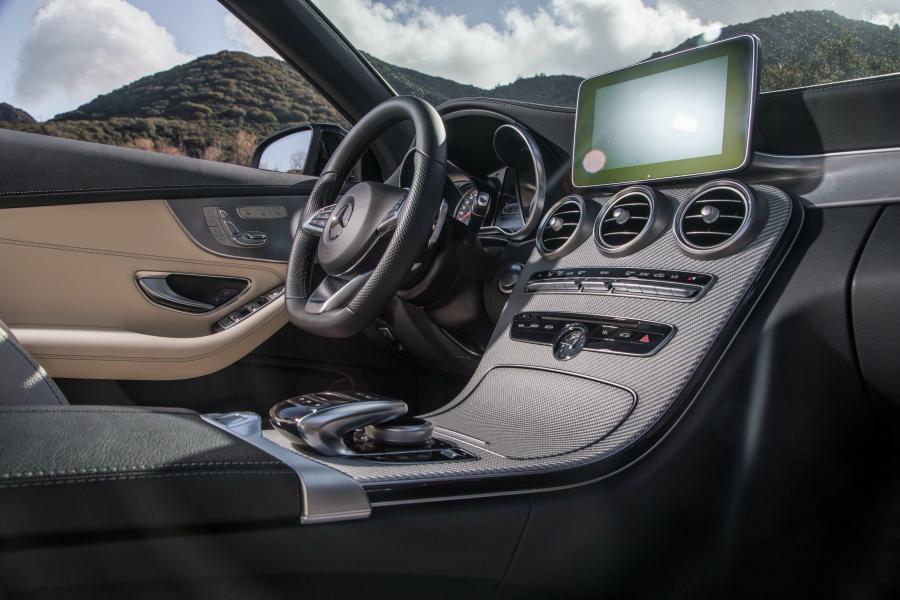 Интерьер Mercedes-AMG C43 4Matic Cabriolet 2016 года  (NA) (фото 20 из 25)